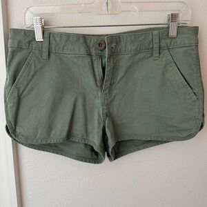 • RVCA • Women’s shorts Size 6/28